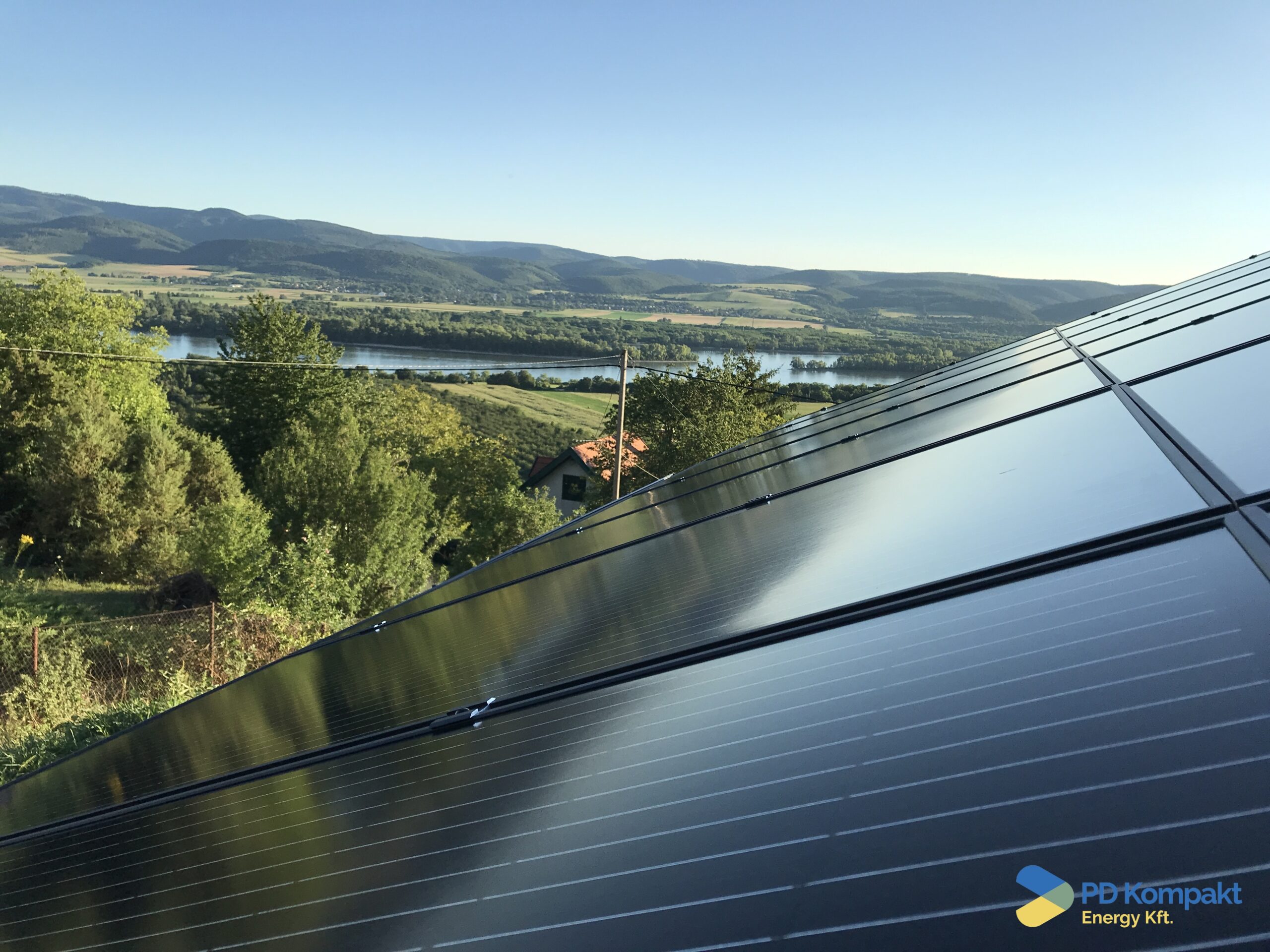 Read more about the article 7,44 kWp teljesítményű napelemes rendszer – Zebegény